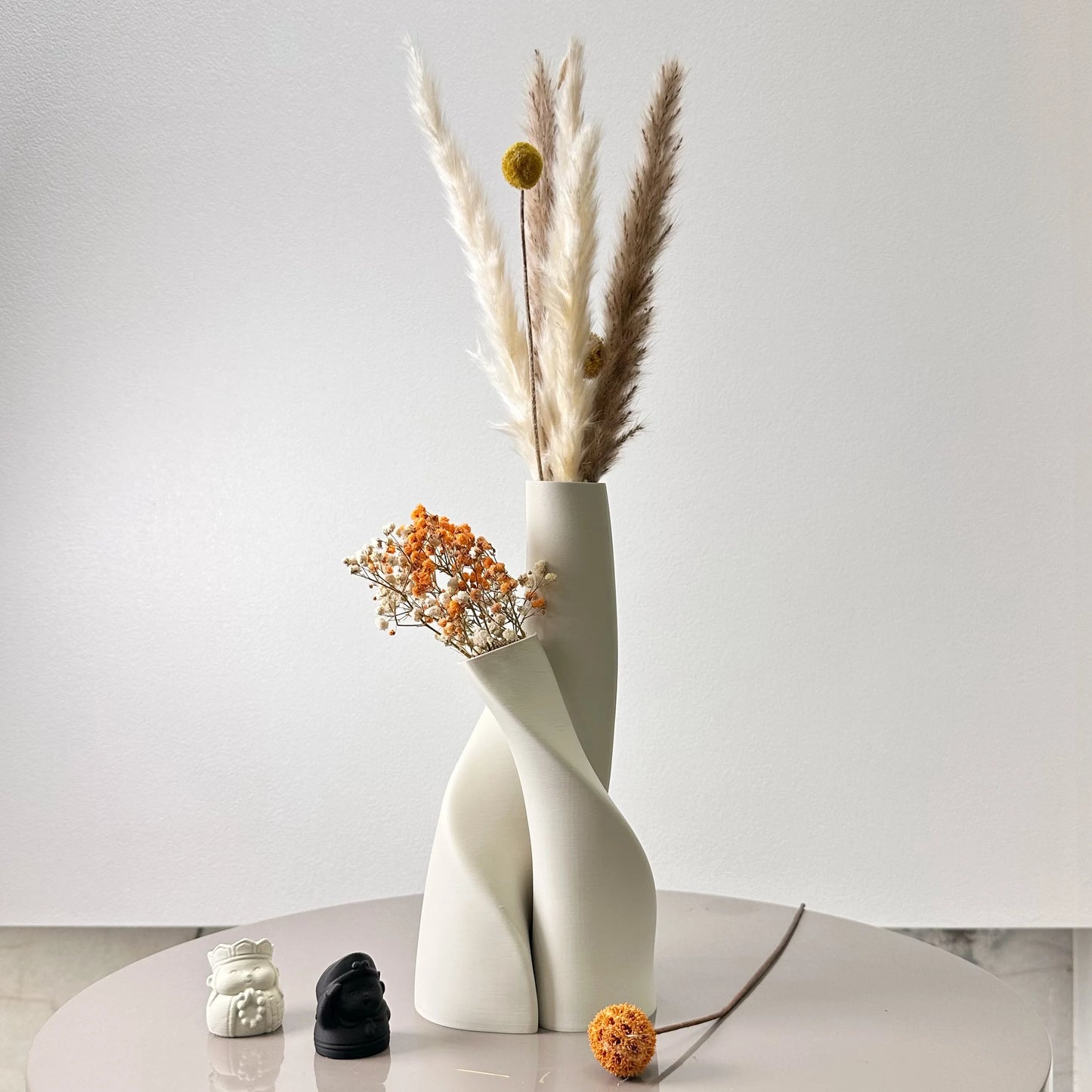 Set of 2 modern organic shaped vases – Hikari