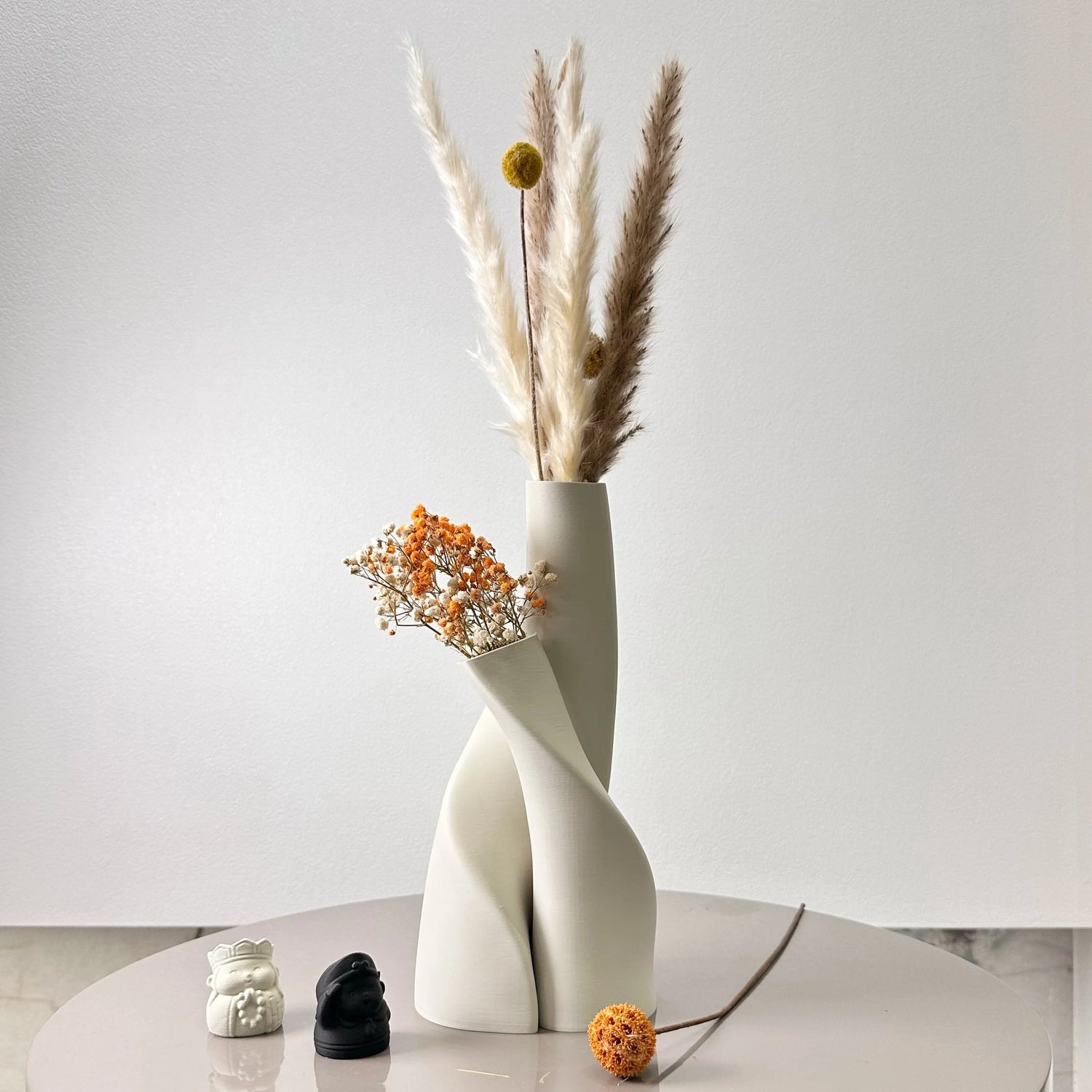 Set of 2 modern organic shaped vases – Hikari